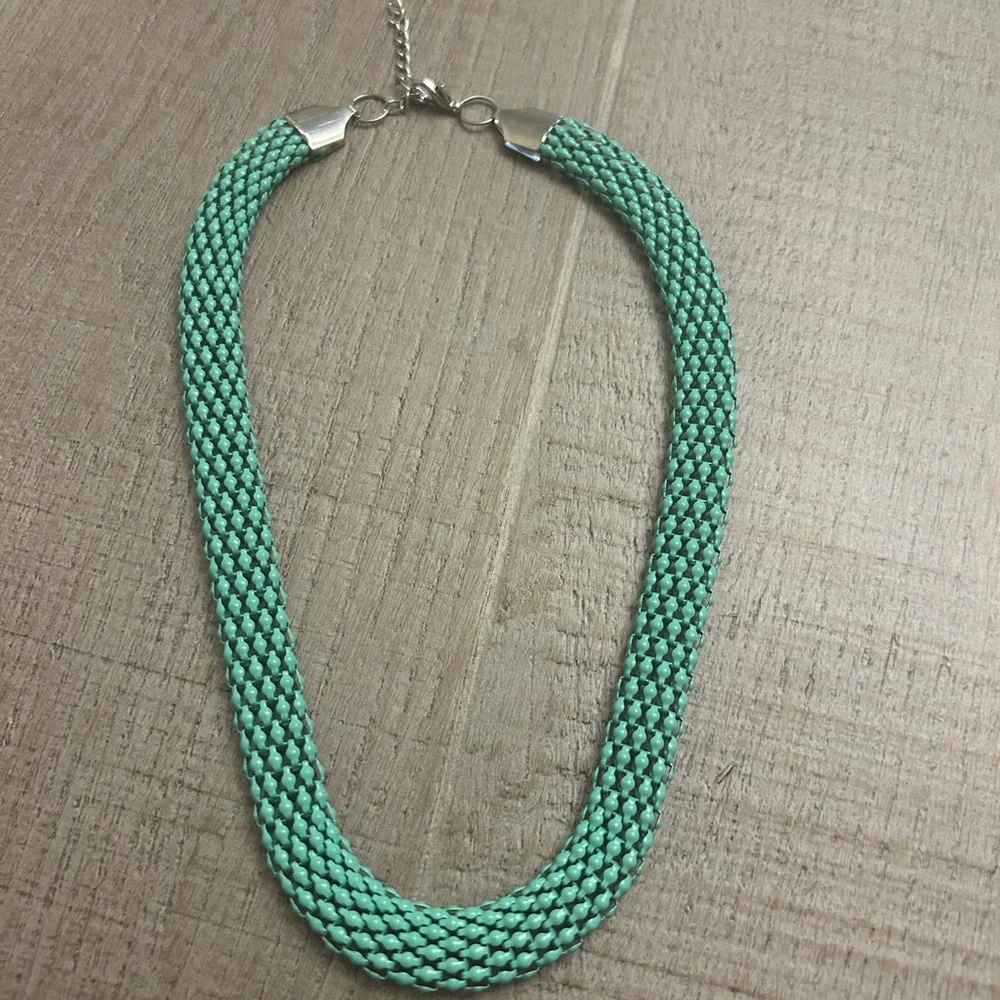 Vintage Green Braided Necklace - Picture 4 of 5